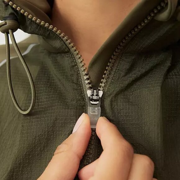 NWT Outdoor Voices FrostKnit Hooded Green Running Jacket - Picture 8 of 16